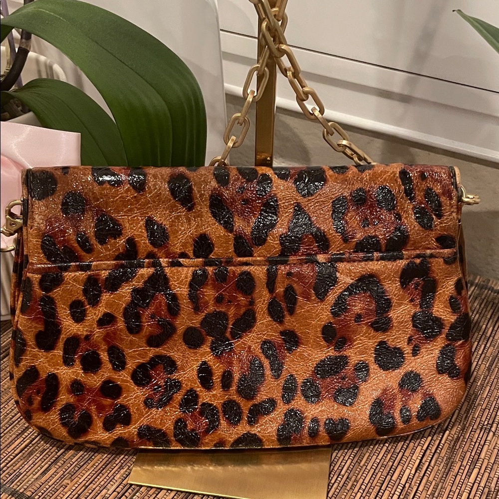 Tory Burch Leopard-Print Patent Leather Shoulder Bag with Gold Logo - Picture 5 of 11